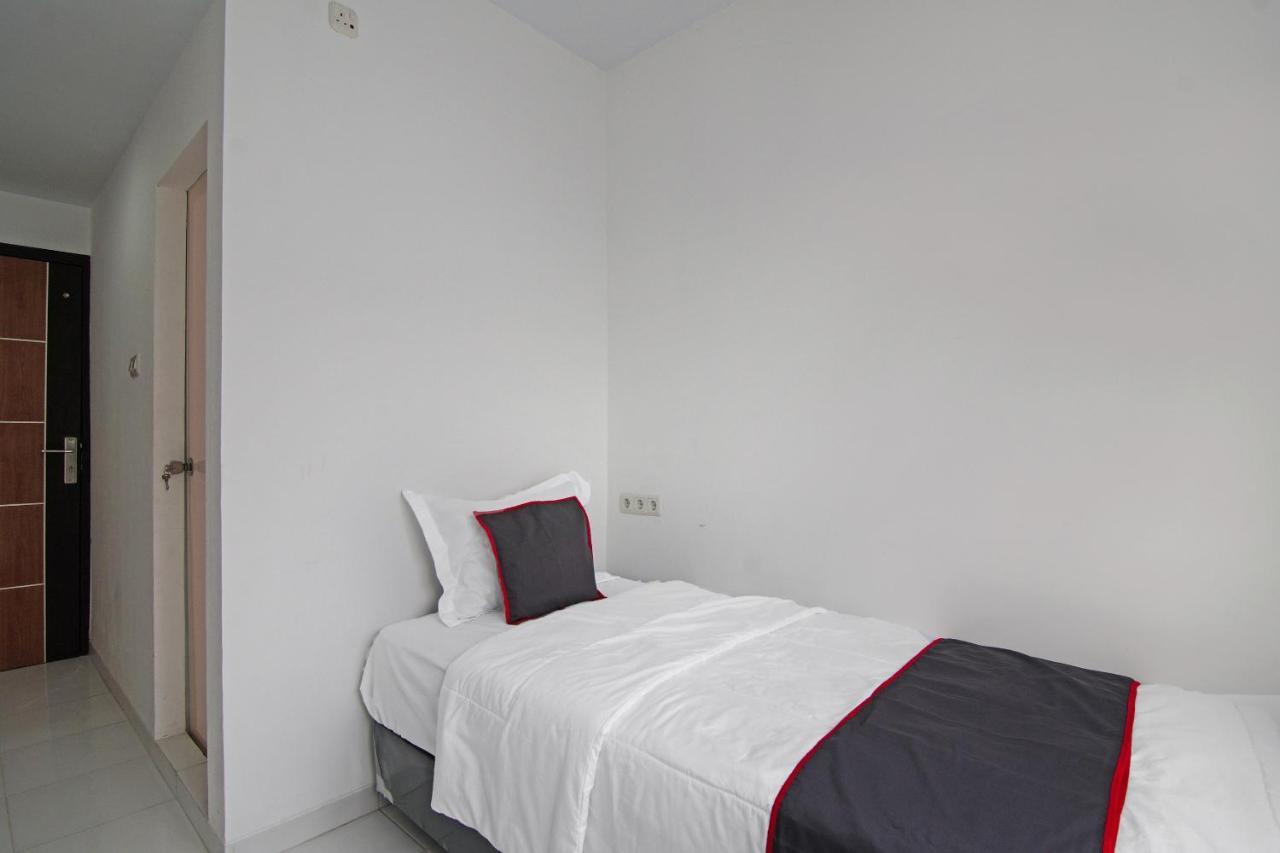 Oyo 92300 Koala House Hotel Pekanbaru Exterior foto