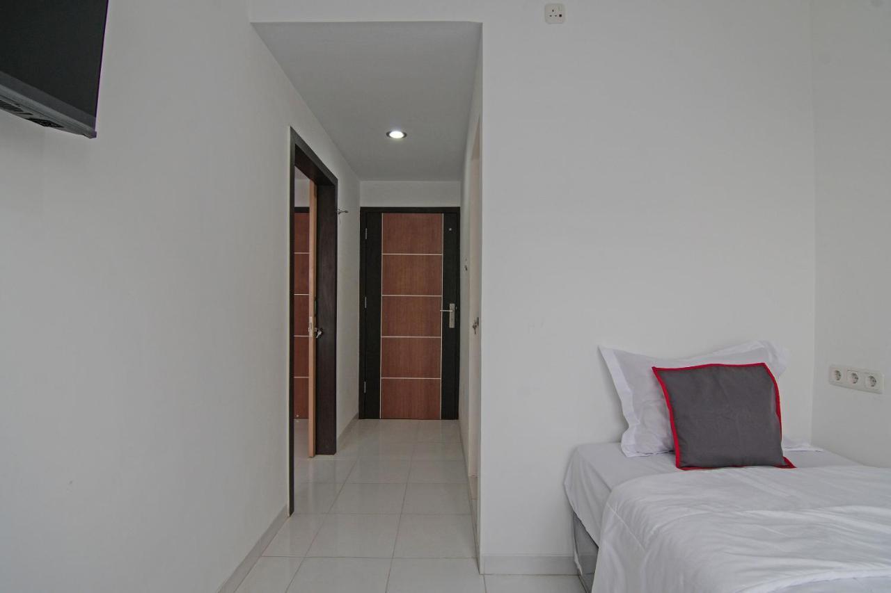 Oyo 92300 Koala House Hotel Pekanbaru Exterior foto