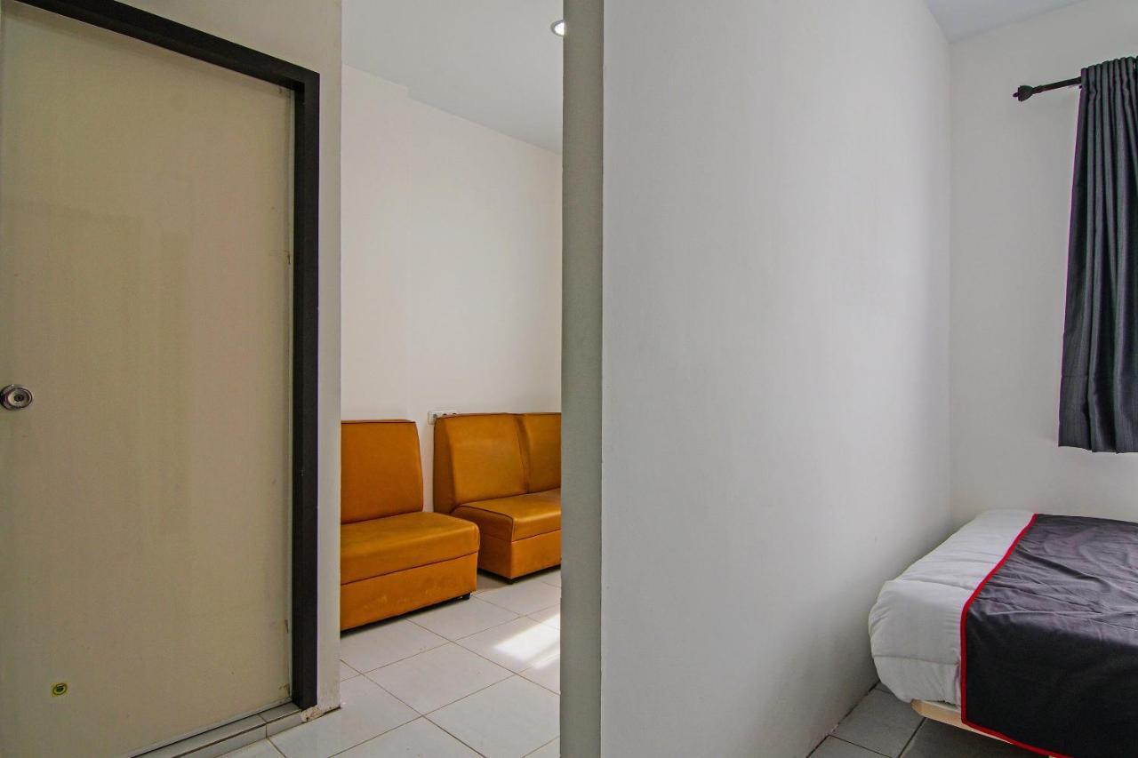 Oyo 92300 Koala House Hotel Pekanbaru Exterior foto