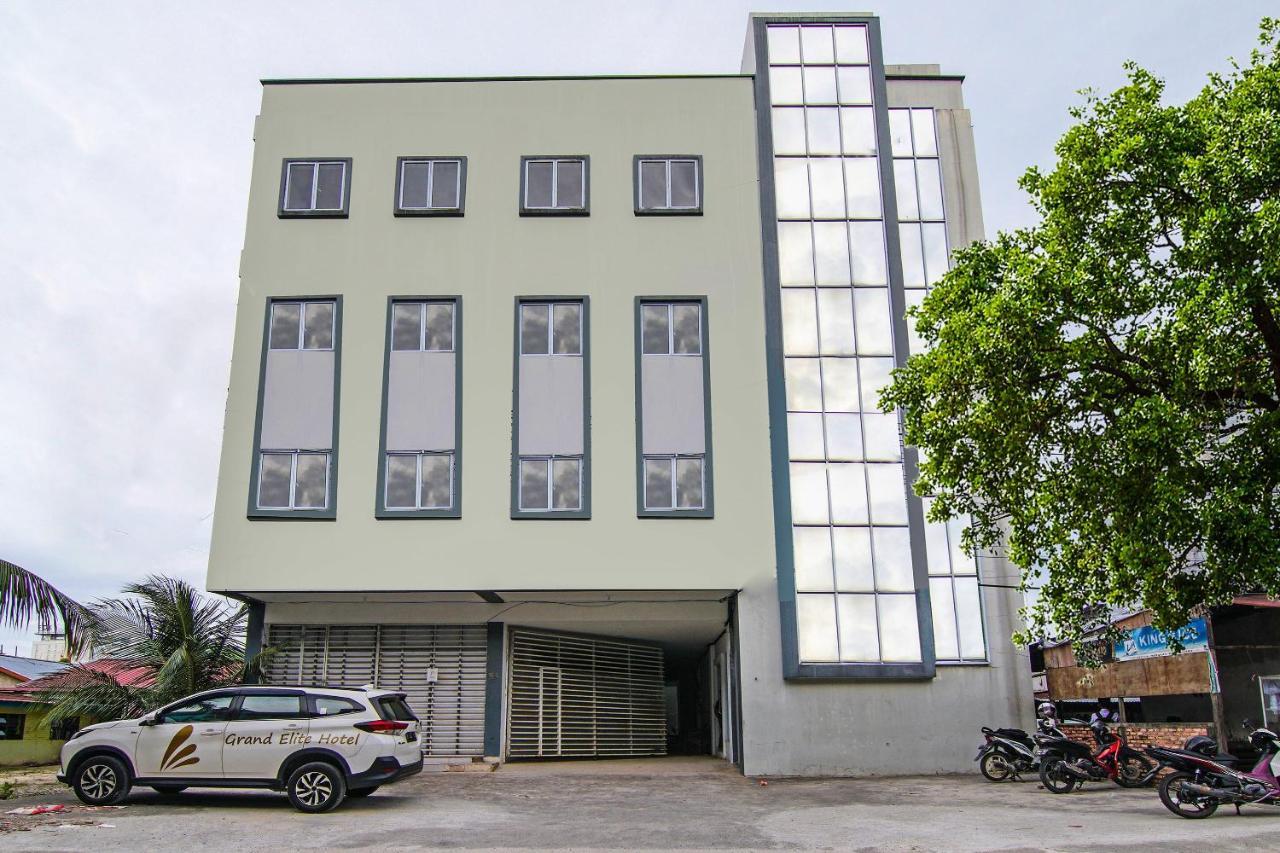 Oyo 92300 Koala House Hotel Pekanbaru Exterior foto