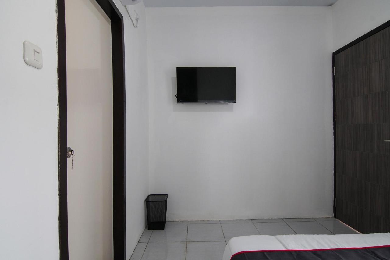Oyo 92300 Koala House Hotel Pekanbaru Exterior foto