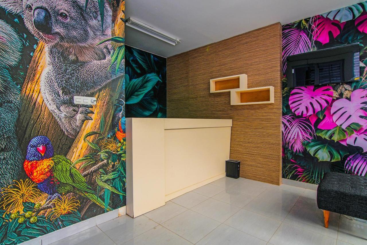 Oyo 92300 Koala House Hotel Pekanbaru Exterior foto